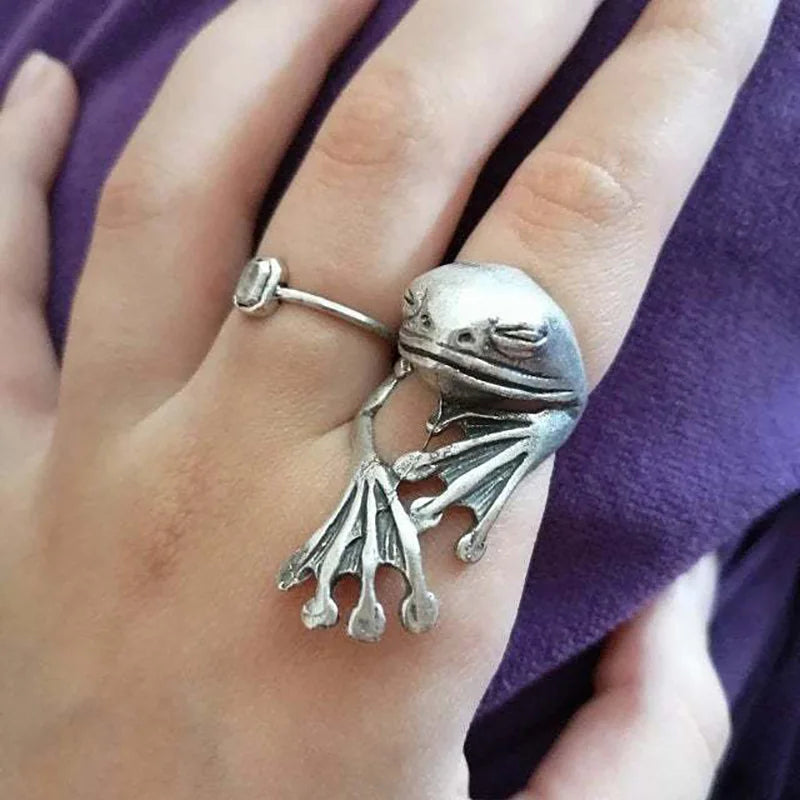 Artistic Frog & Toad Statement Ring – Retro Silver-Tone Adjustable Unisex Jewelry Artistic Frog & Toad Statement Ring – Retro Silver-Tone Adjustable Unisex Jewelry