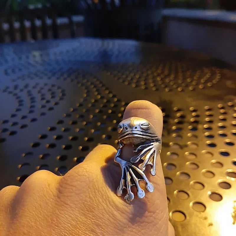 Artistic Frog & Toad Statement Ring – Retro Silver-Tone Adjustable Unisex Jewelry Artistic Frog & Toad Statement Ring – Retro Silver-Tone Adjustable Unisex Jewelry