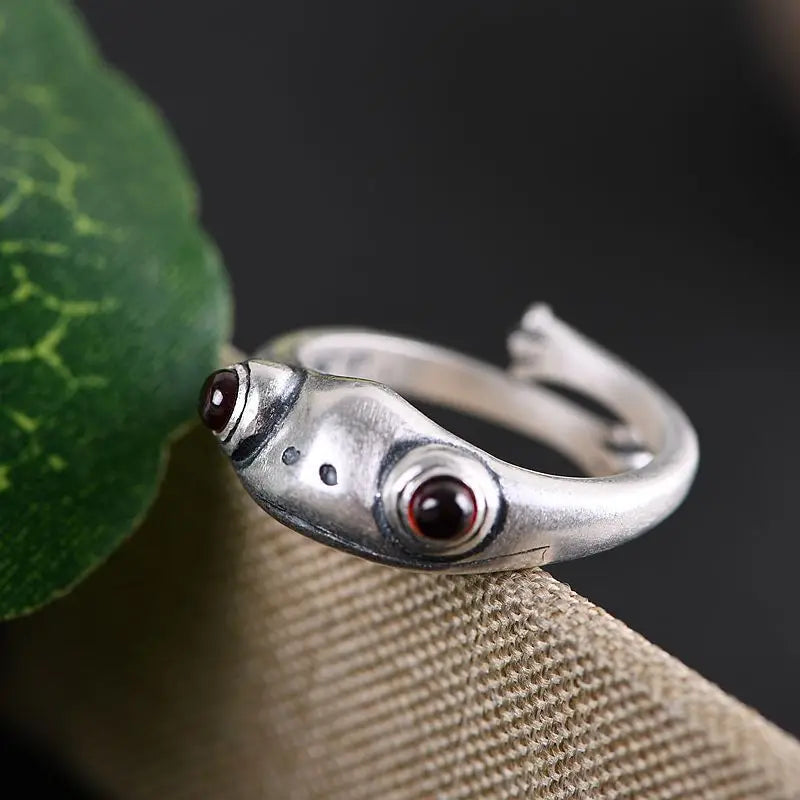 Artistic Frog & Toad Statement Ring – Retro Silver-Tone Adjustable Unisex Jewelry Artistic Frog & Toad Statement Ring – Retro Silver-Tone Adjustable Unisex Jewelry