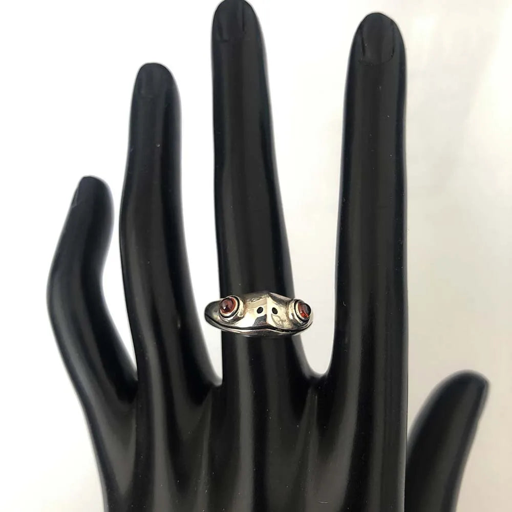 Artistic Frog & Toad Statement Ring – Retro Silver-Tone Adjustable Unisex Jewelry Artistic Frog & Toad Statement Ring – Retro Silver-Tone Adjustable Unisex Jewelry