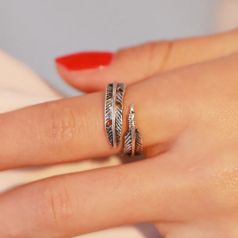 Artistic Frog & Toad Statement Ring – Retro Silver-Tone Adjustable Unisex Jewelry Artistic Frog & Toad Statement Ring – Retro Silver-Tone Adjustable Unisex Jewelry