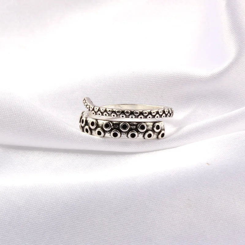 Artistic Frog & Toad Statement Ring – Retro Silver-Tone Adjustable Unisex Jewelry Artistic Frog & Toad Statement Ring – Retro Silver-Tone Adjustable Unisex Jewelry