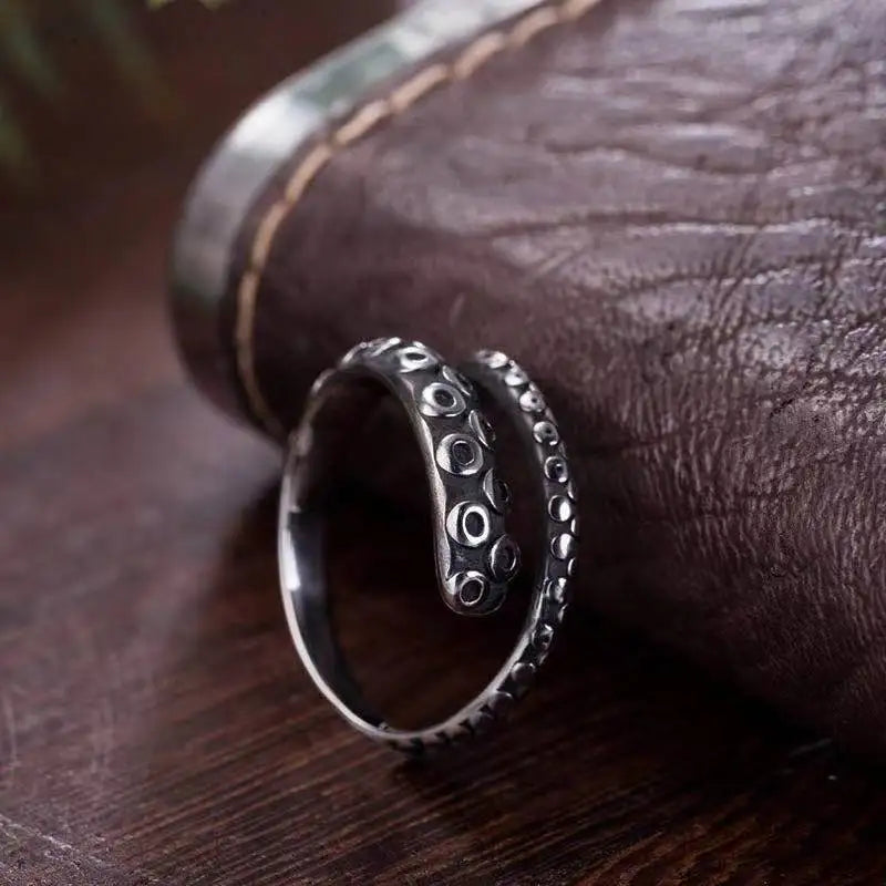 Artistic Frog & Toad Statement Ring – Retro Silver-Tone Adjustable Unisex Jewelry Artistic Frog & Toad Statement Ring – Retro Silver-Tone Adjustable Unisex Jewelry