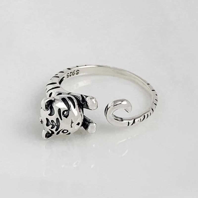 Artistic Frog & Toad Statement Ring – Retro Silver-Tone Adjustable Unisex Jewelry Artistic Frog & Toad Statement Ring – Retro Silver-Tone Adjustable Unisex Jewelry