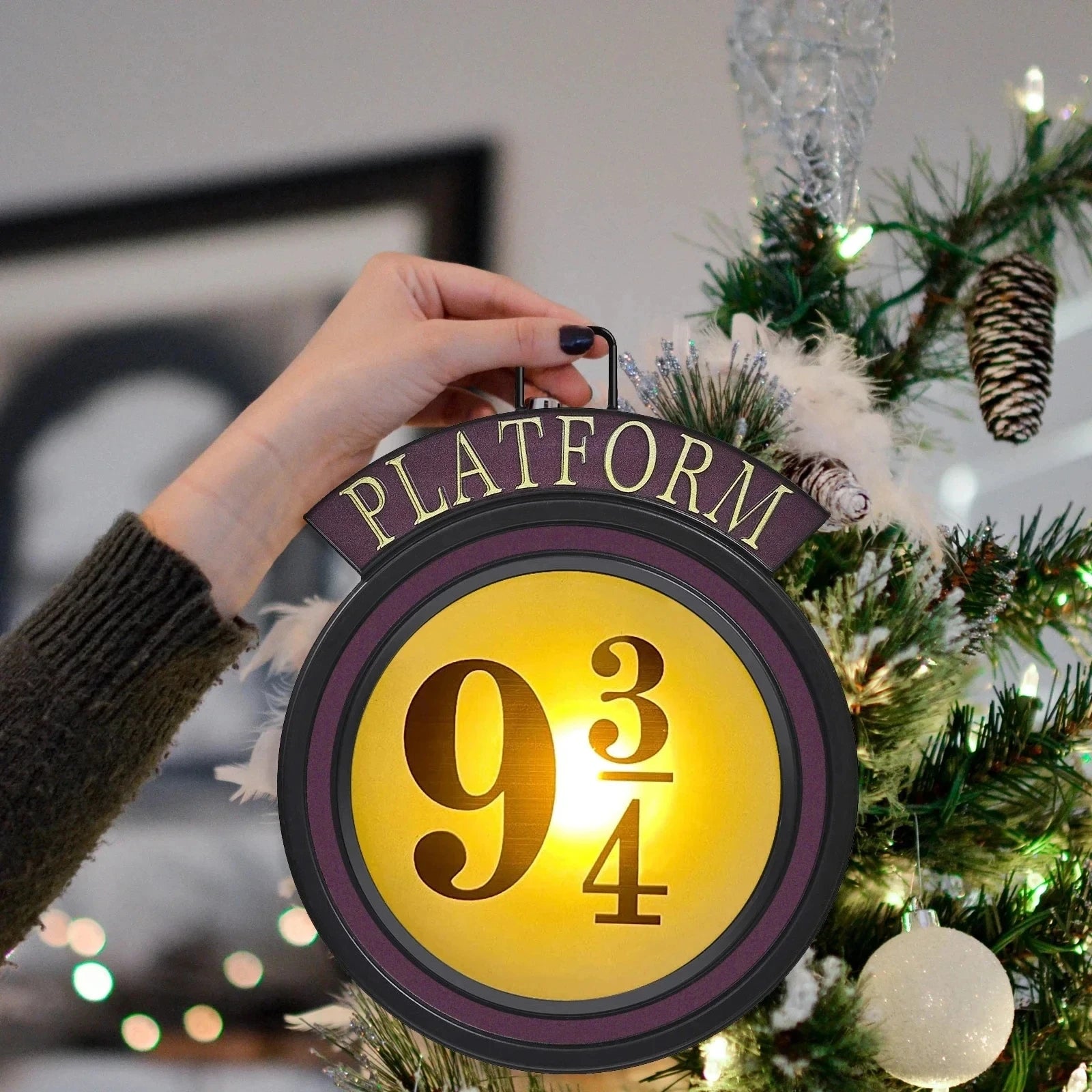 Harry Potter 9 3/4 LED Night Light Platform Lamp Harry Potter 9 3/4 LED Night Light Platform Lamp Furvenzy